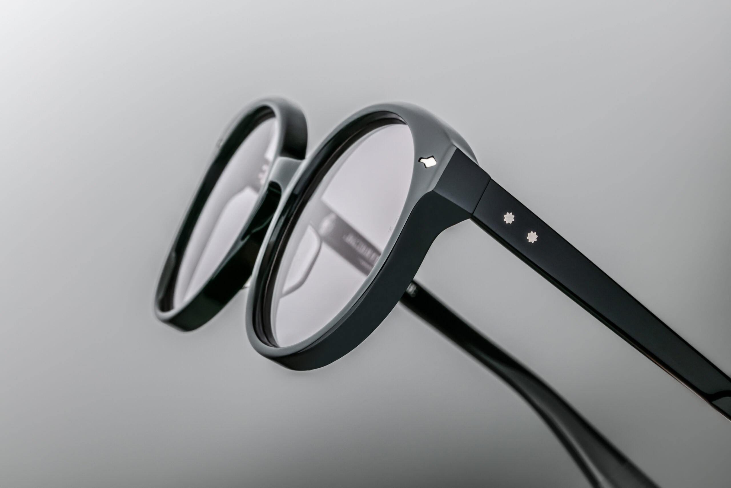 Factory_Black_Detail-006_Resized_5377x3585_yn2j4x