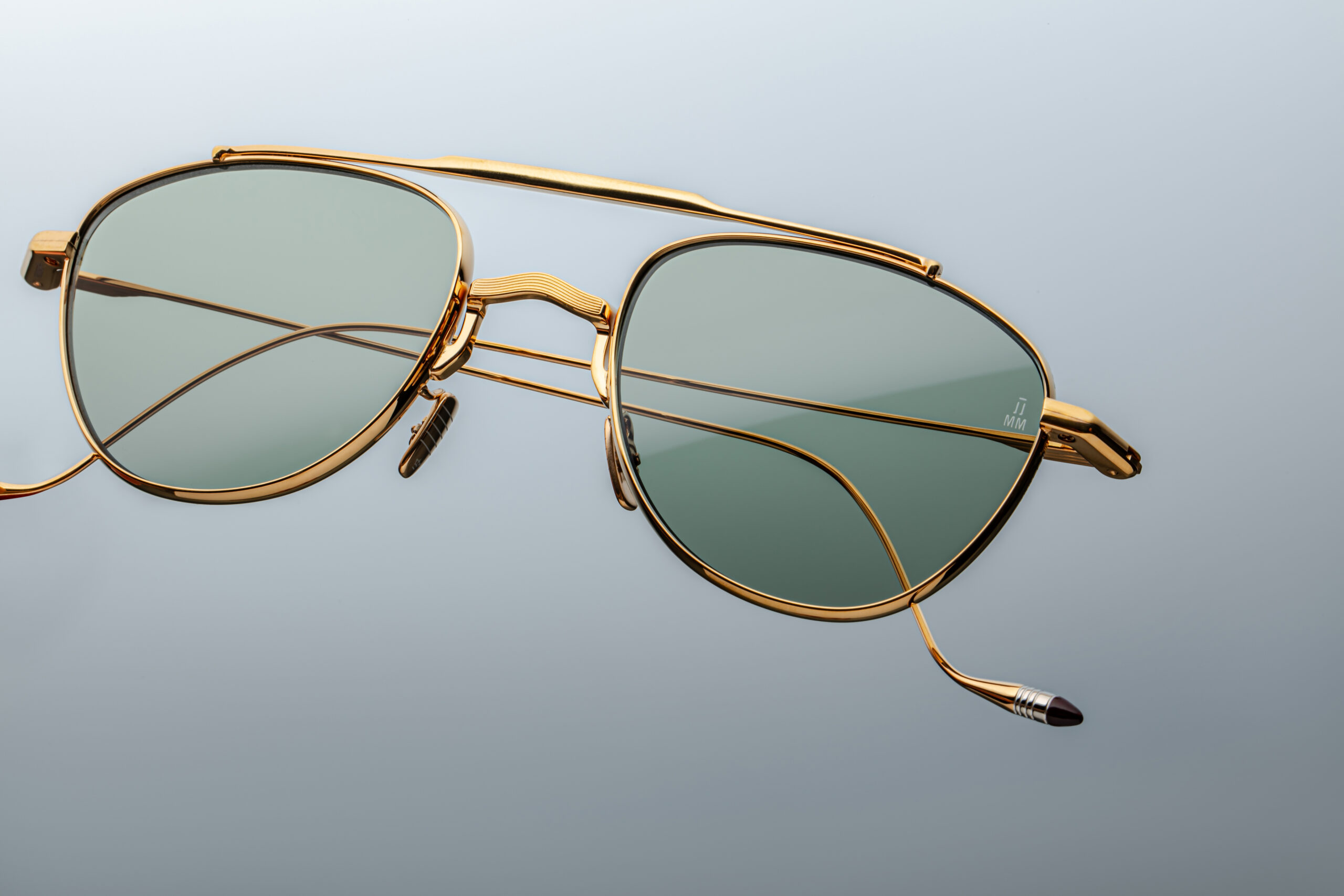 Flynn_Gold_Detail-001_Resized_5377x3585_kjbqt3