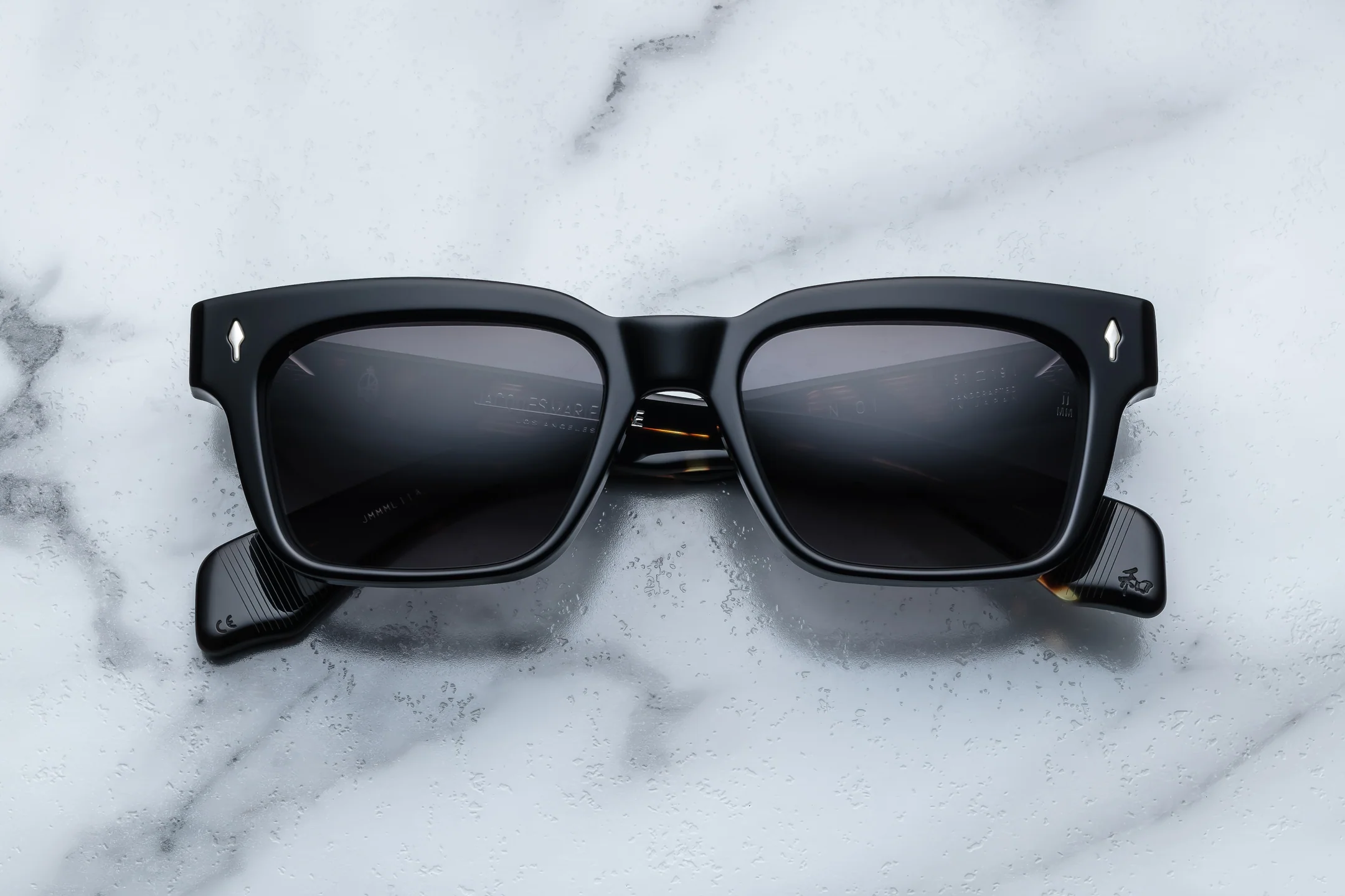 Molino_Noir11_Front-Cropped_5377x3585_1ae79690-c44f-4a99-9fc4-1f20bdecae99