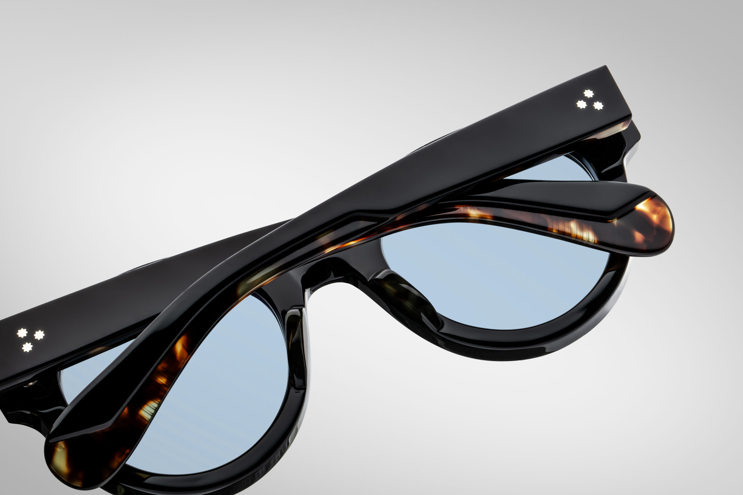 Molitor_Noir_Detail-002-Resized_5377x3585_e4brxl